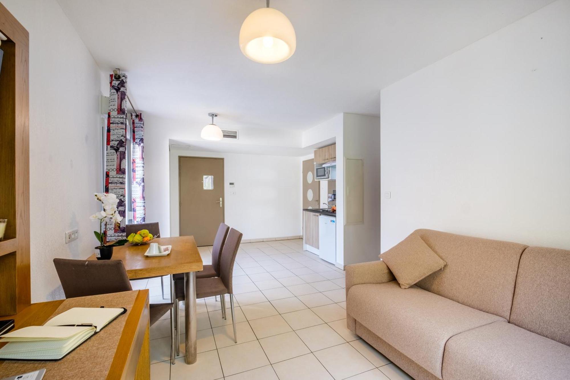 Comfort Aparthotel Antibes Le Maestria Exterior photo